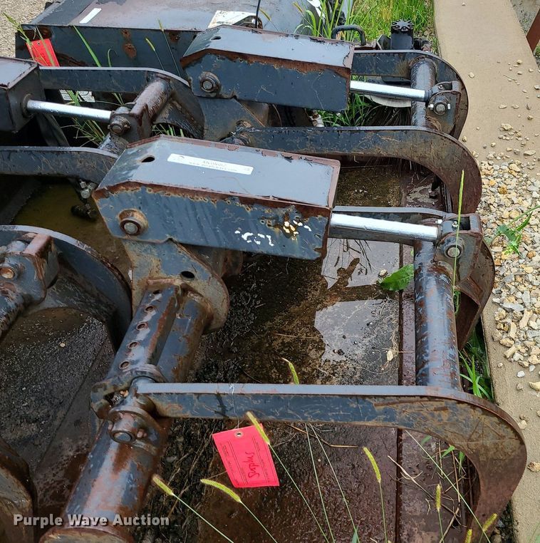 image for item MG9682 Bobcat  66"W skid steer grapple bucket