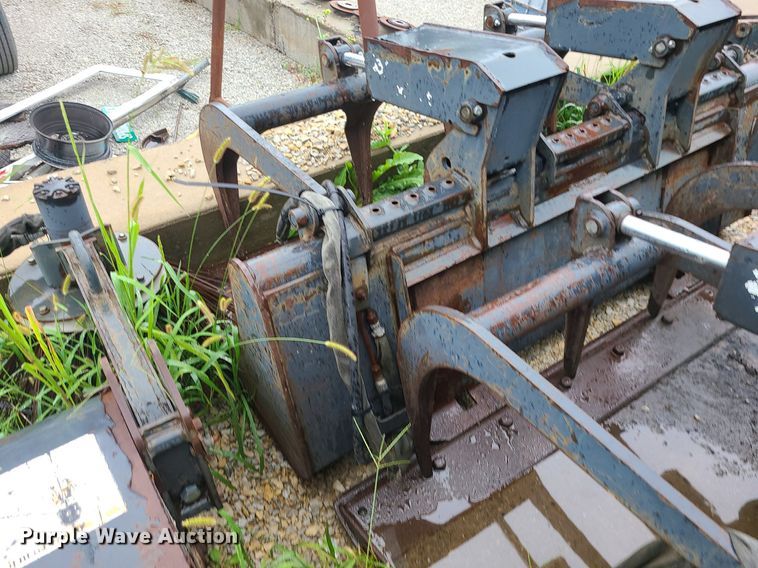 image for item MG9682 Bobcat  66"W skid steer grapple bucket