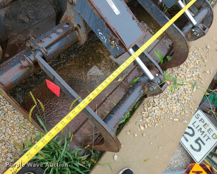 image for item MG9682 Bobcat  66"W skid steer grapple bucket