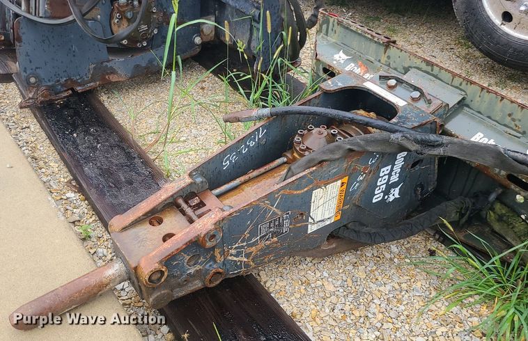 image for item MG9683 Bobcat B950  skid steer breaker