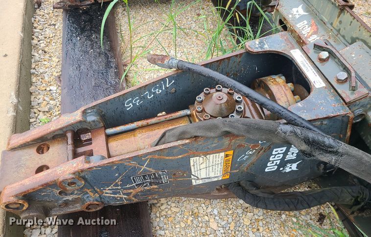 image for item MG9683 Bobcat B950  skid steer breaker