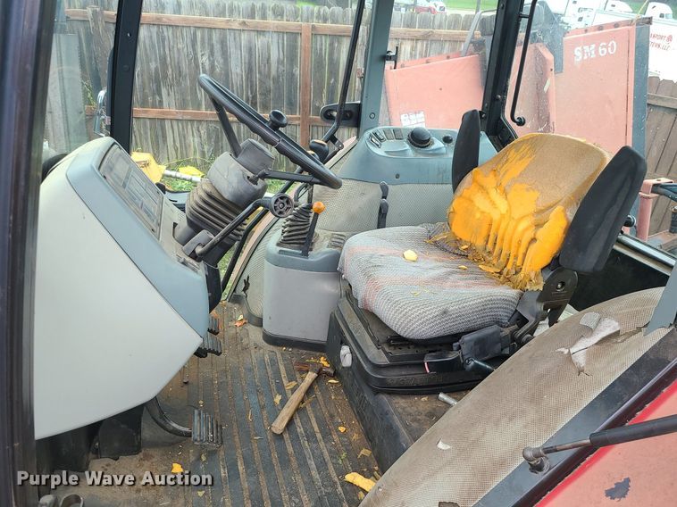 image for item MG9693 2000 Case CX60  tractor