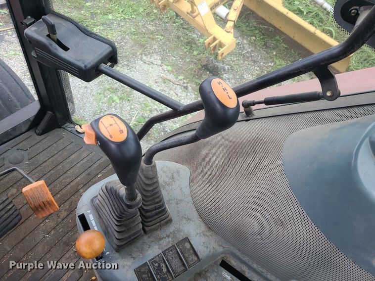 image for item MG9693 2000 Case CX60  tractor