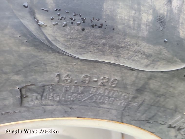 image for item MG9693 2000 Case CX60  tractor