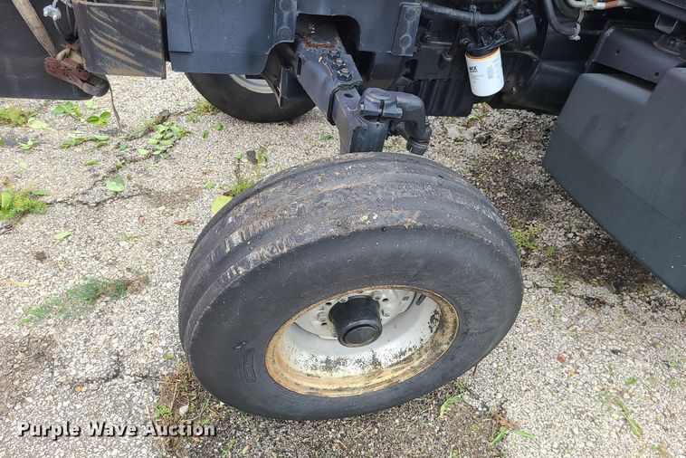 image for item MG9693 2000 Case CX60  tractor