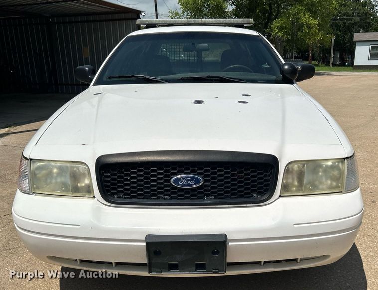 image for item MG9981 2006 Ford Crown Victoria Police Interceptor