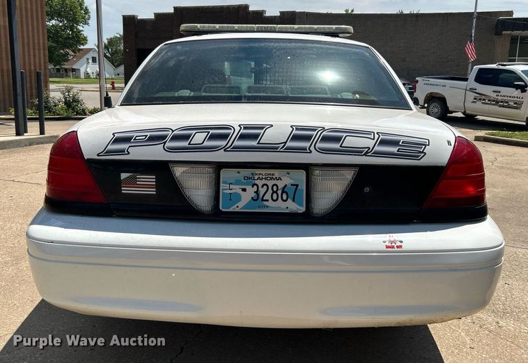 image for item MG9981 2006 Ford Crown Victoria Police Interceptor