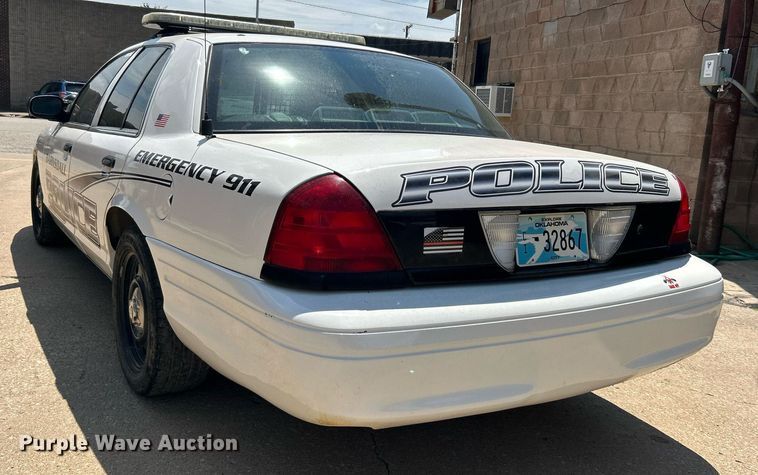 image for item MG9981 2006 Ford Crown Victoria Police Interceptor