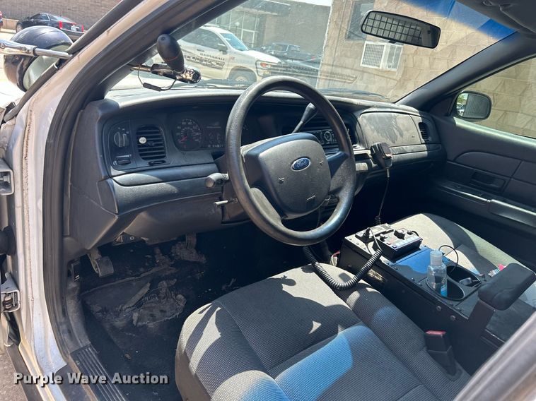 image for item MG9981 2006 Ford Crown Victoria Police Interceptor