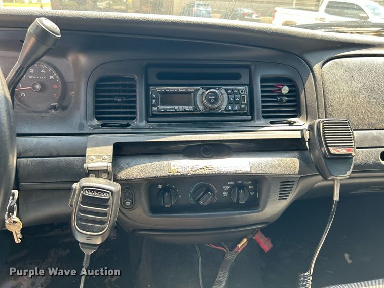 image for item MG9981 2006 Ford Crown Victoria Police Interceptor