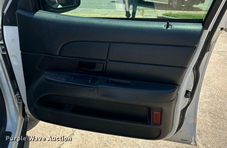 image for item MG9981 2006 Ford Crown Victoria Police Interceptor