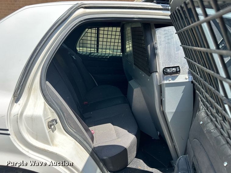 image for item MG9981 2006 Ford Crown Victoria Police Interceptor