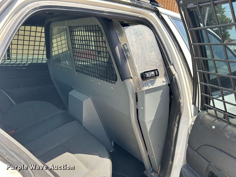 image for item MG9981 2006 Ford Crown Victoria Police Interceptor