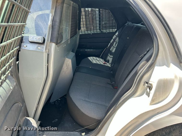 image for item MG9981 2006 Ford Crown Victoria Police Interceptor