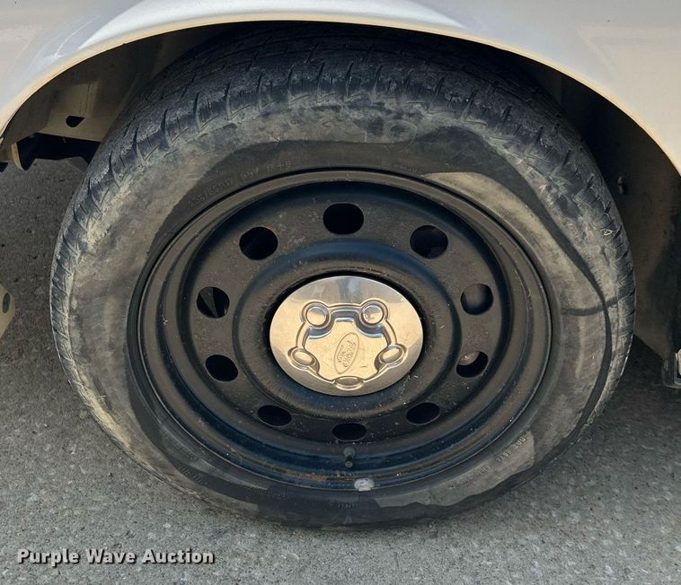 image for item MG9981 2006 Ford Crown Victoria Police Interceptor