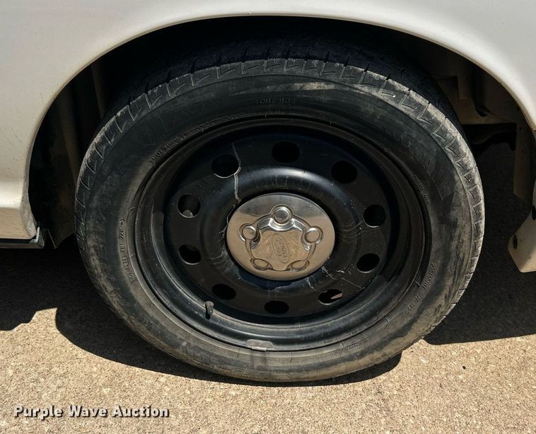 image for item MG9981 2006 Ford Crown Victoria Police Interceptor