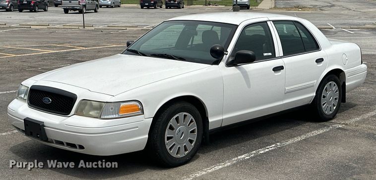 image for item ML9075 2010 Ford Crown Victoria