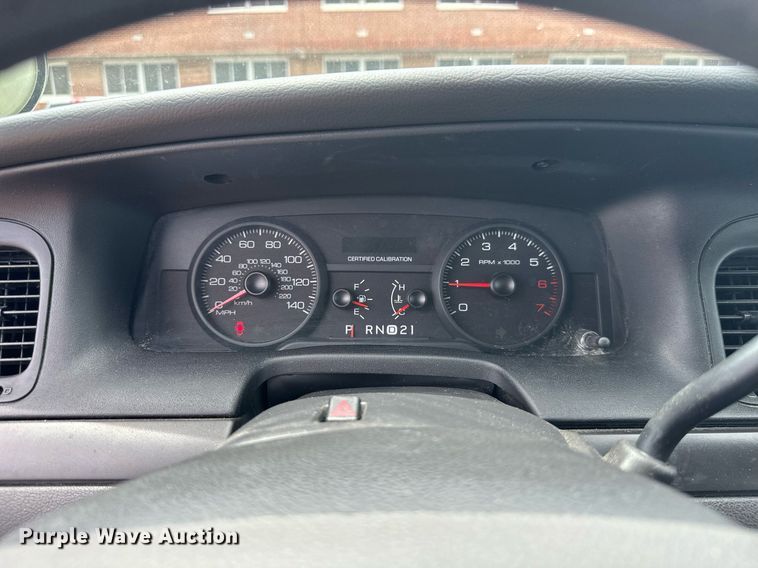 image for item ML9075 2010 Ford Crown Victoria