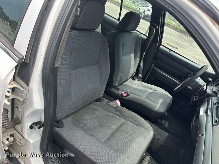 image for item ML9075 2010 Ford Crown Victoria