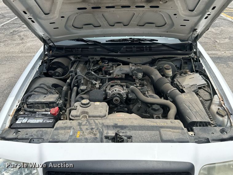 image for item ML9075 2010 Ford Crown Victoria