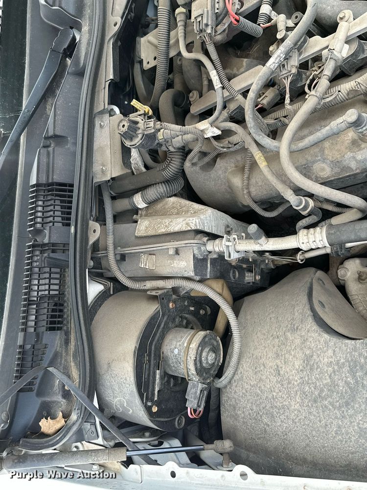 image for item ML9075 2010 Ford Crown Victoria