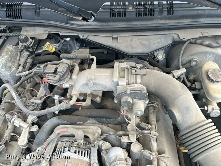 image for item ML9075 2010 Ford Crown Victoria