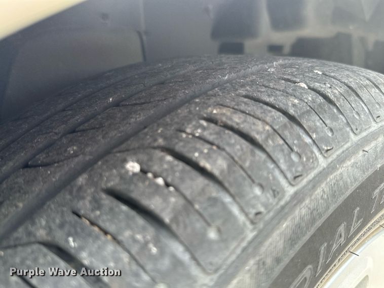 image for item ML9075 2010 Ford Crown Victoria