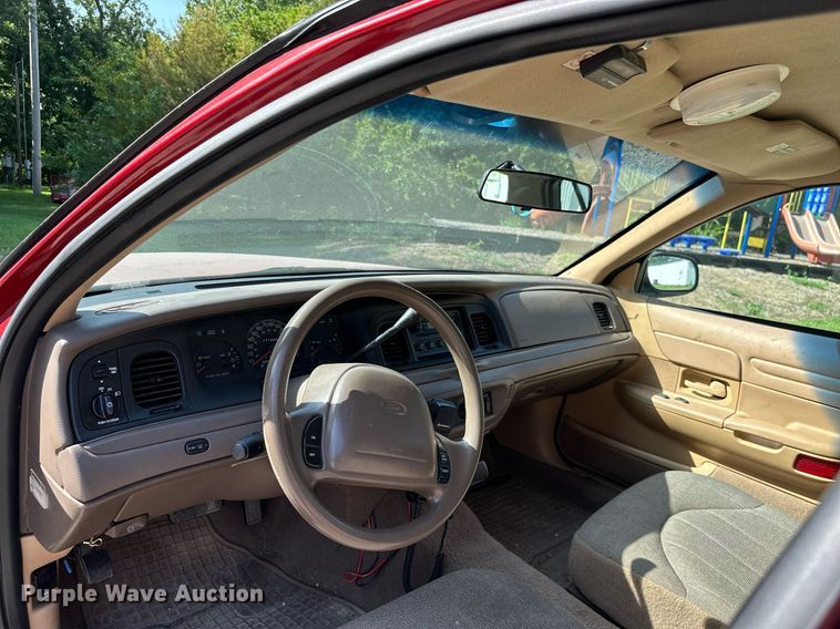 image for item ML9077 1998 Ford Crown Victoria Police Interceptor