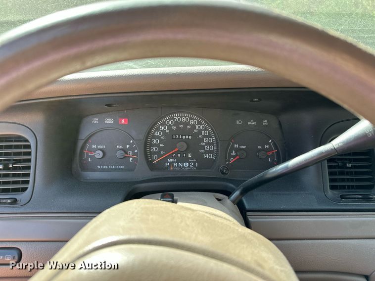 image for item ML9077 1998 Ford Crown Victoria Police Interceptor