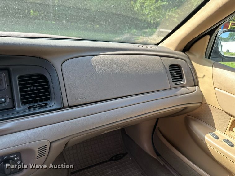 image for item ML9077 1998 Ford Crown Victoria Police Interceptor