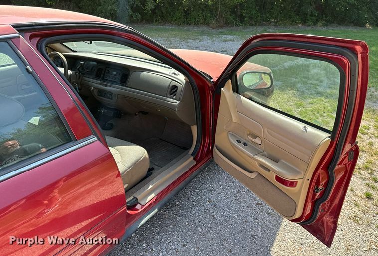 image for item ML9077 1998 Ford Crown Victoria Police Interceptor