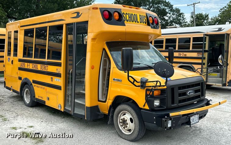 image for item ML9124 2010 Ford Econoline E450 Super Duty  school bus