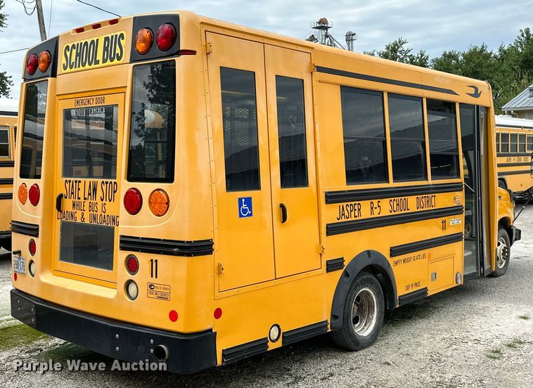 image for item ML9124 2010 Ford Econoline E450 Super Duty  school bus