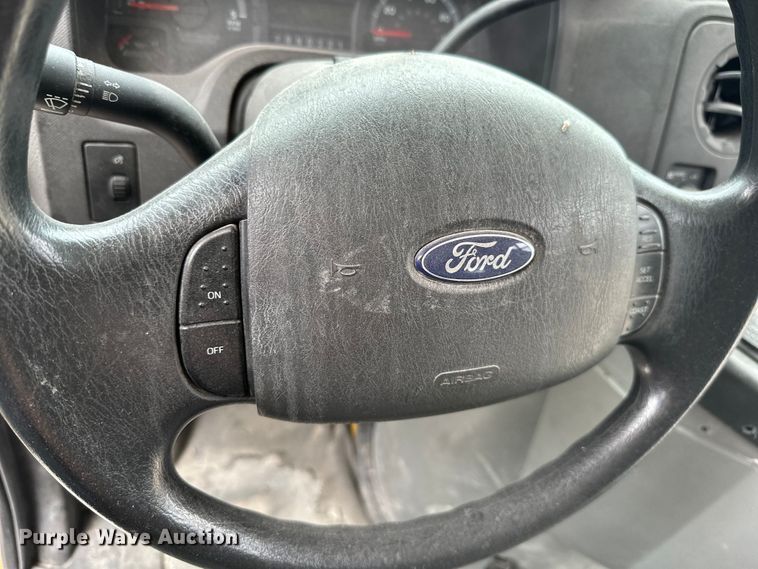 image for item ML9124 2010 Ford Econoline E450 Super Duty  school bus