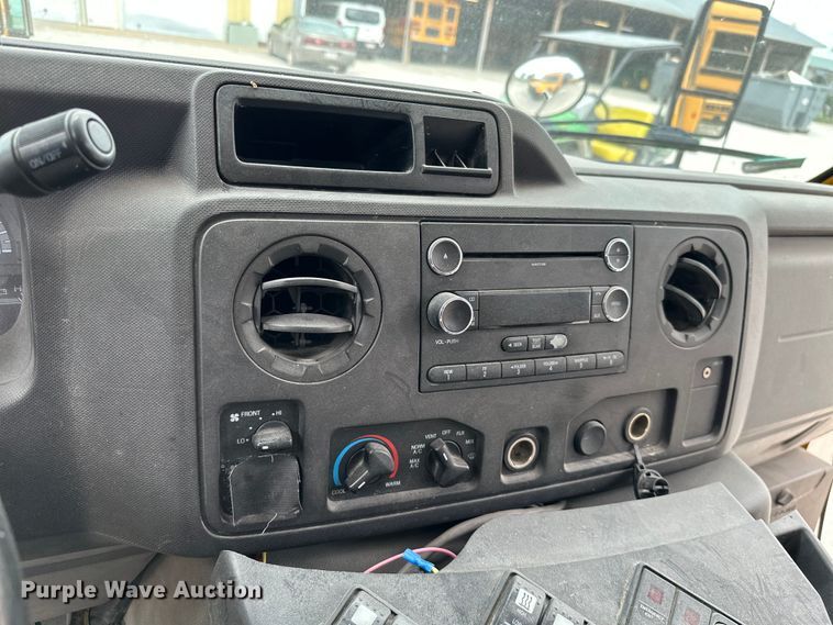 image for item ML9124 2010 Ford Econoline E450 Super Duty  school bus