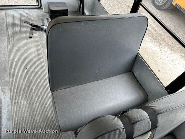 image for item ML9124 2010 Ford Econoline E450 Super Duty  school bus