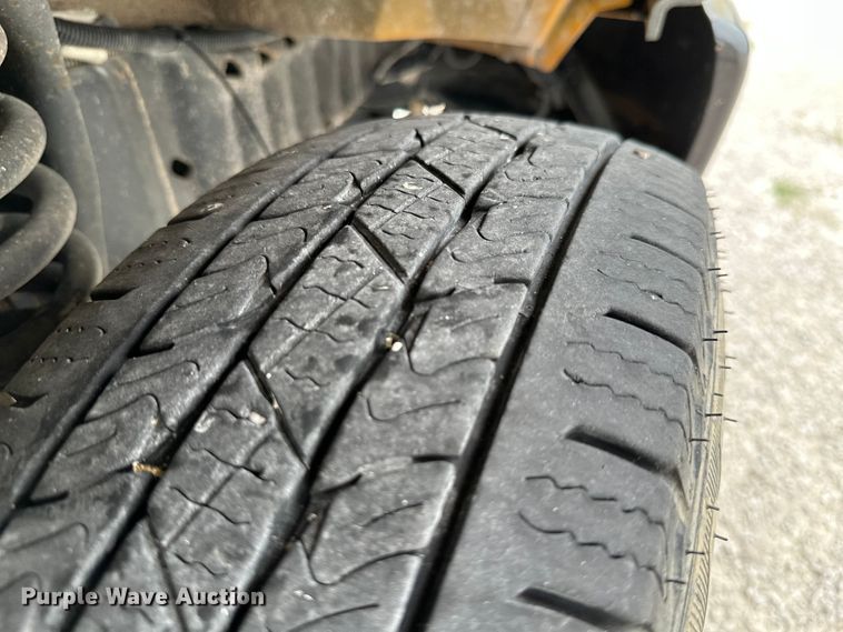 image for item ML9124 2010 Ford Econoline E450 Super Duty  school bus