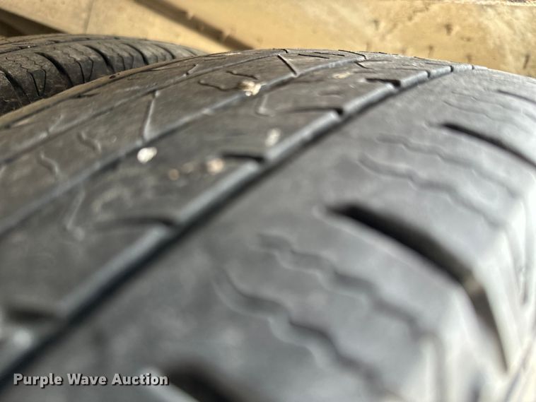 image for item ML9124 2010 Ford Econoline E450 Super Duty  school bus