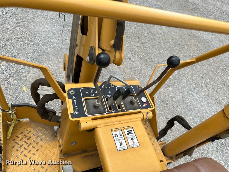 image for item ML9126 2000 Vermeer V3550A  trencher