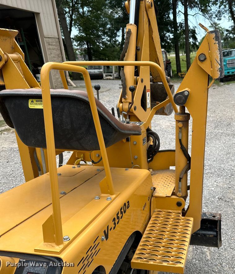 image for item ML9126 2000 Vermeer V3550A  trencher