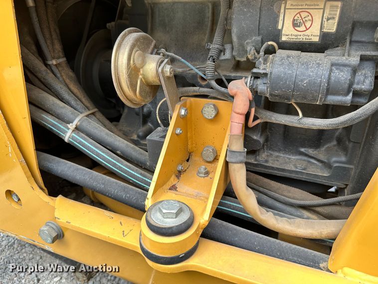 image for item ML9126 2000 Vermeer V3550A  trencher