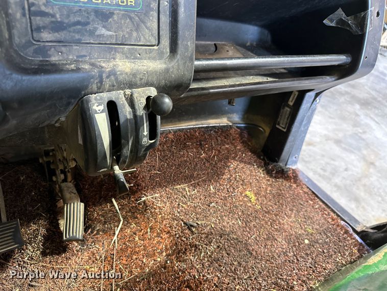 image for item ML9129 2005 John Deere Pro Gator 2020  utility vehicle