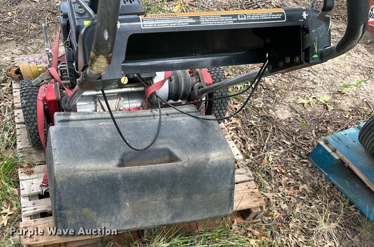 image for item ML9131 (2) pieces of lawn equipment