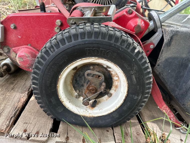 image for item ML9131 (2) pieces of lawn equipment