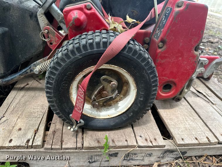 image for item ML9131 (2) pieces of lawn equipment