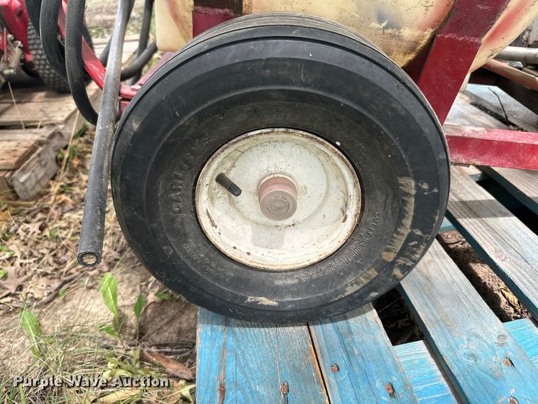 image for item ML9131 (2) pieces of lawn equipment