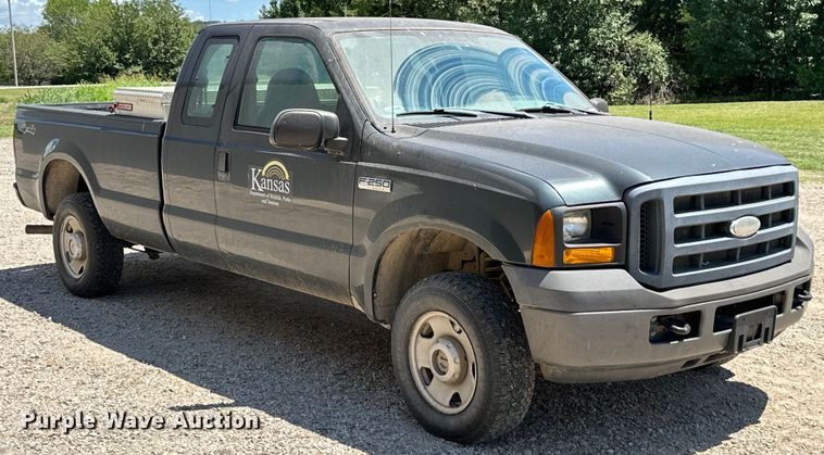 image for item ML9161 2006 Ford F250 Super Duty  pickup truck