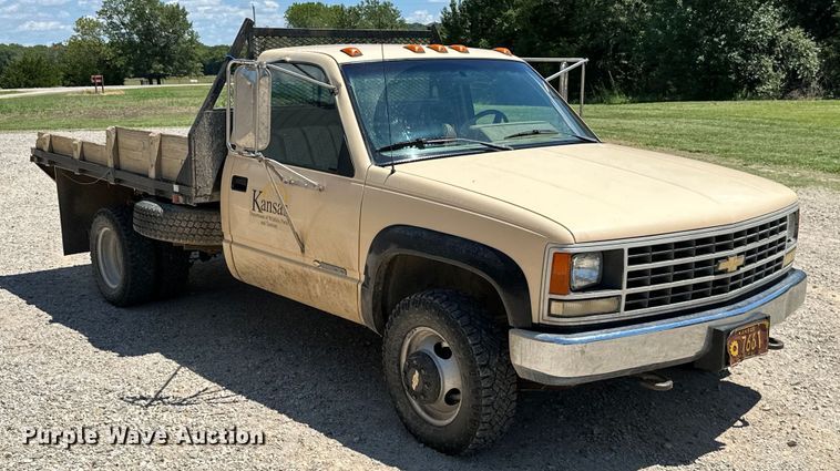 image for item ML9162 1991 Chevrolet K3500  dump flatbed pickup truck