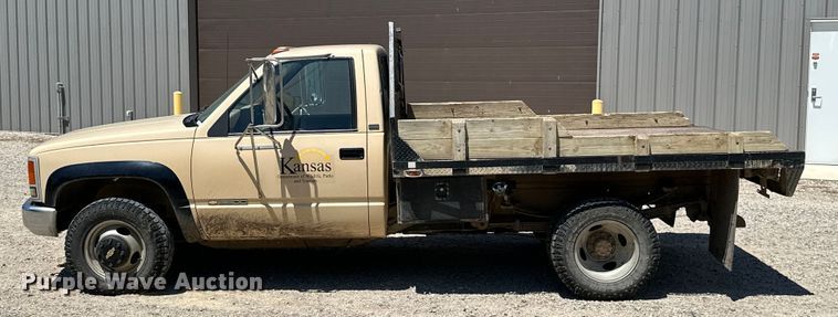 image for item ML9162 1991 Chevrolet K3500  dump flatbed pickup truck
