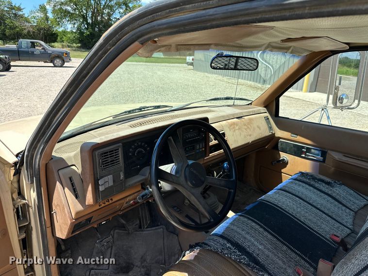 image for item ML9162 1991 Chevrolet K3500  dump flatbed pickup truck